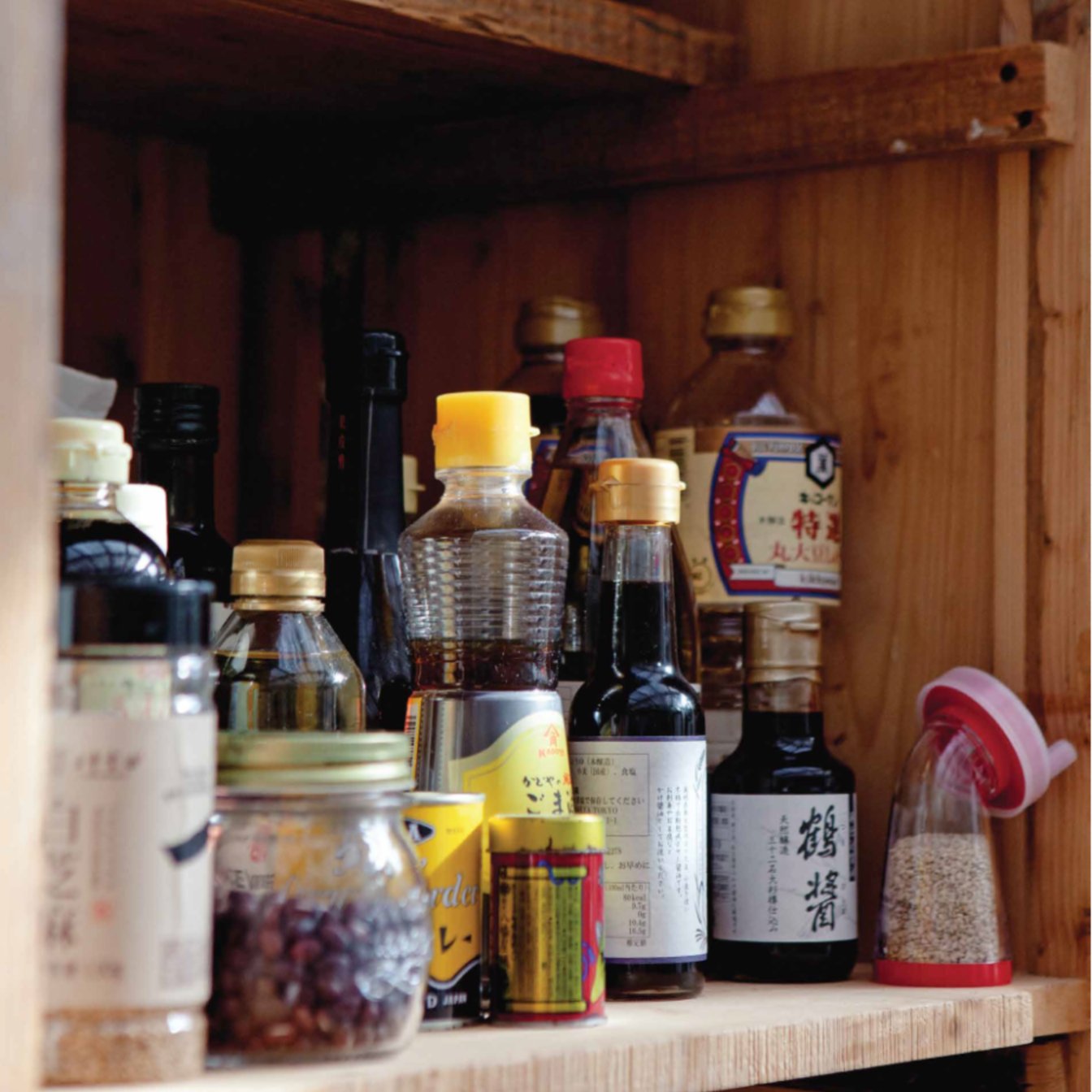 Managing Japanese Home Cooking Through a Strategic Pantry