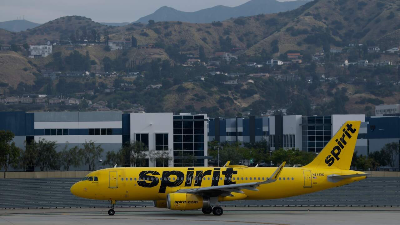 Legacy Carriers Dismantle Budget Airlines Using Scale and Loyalty