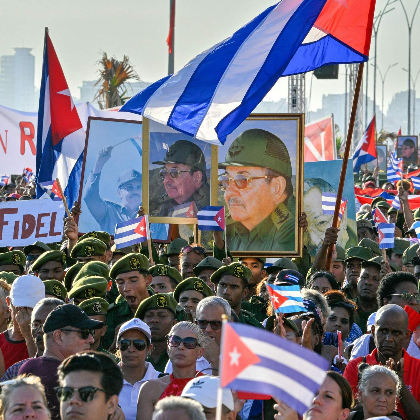 US Policy Towards Cuba: Confrontation's Risks Versus Concessions' Opportunities