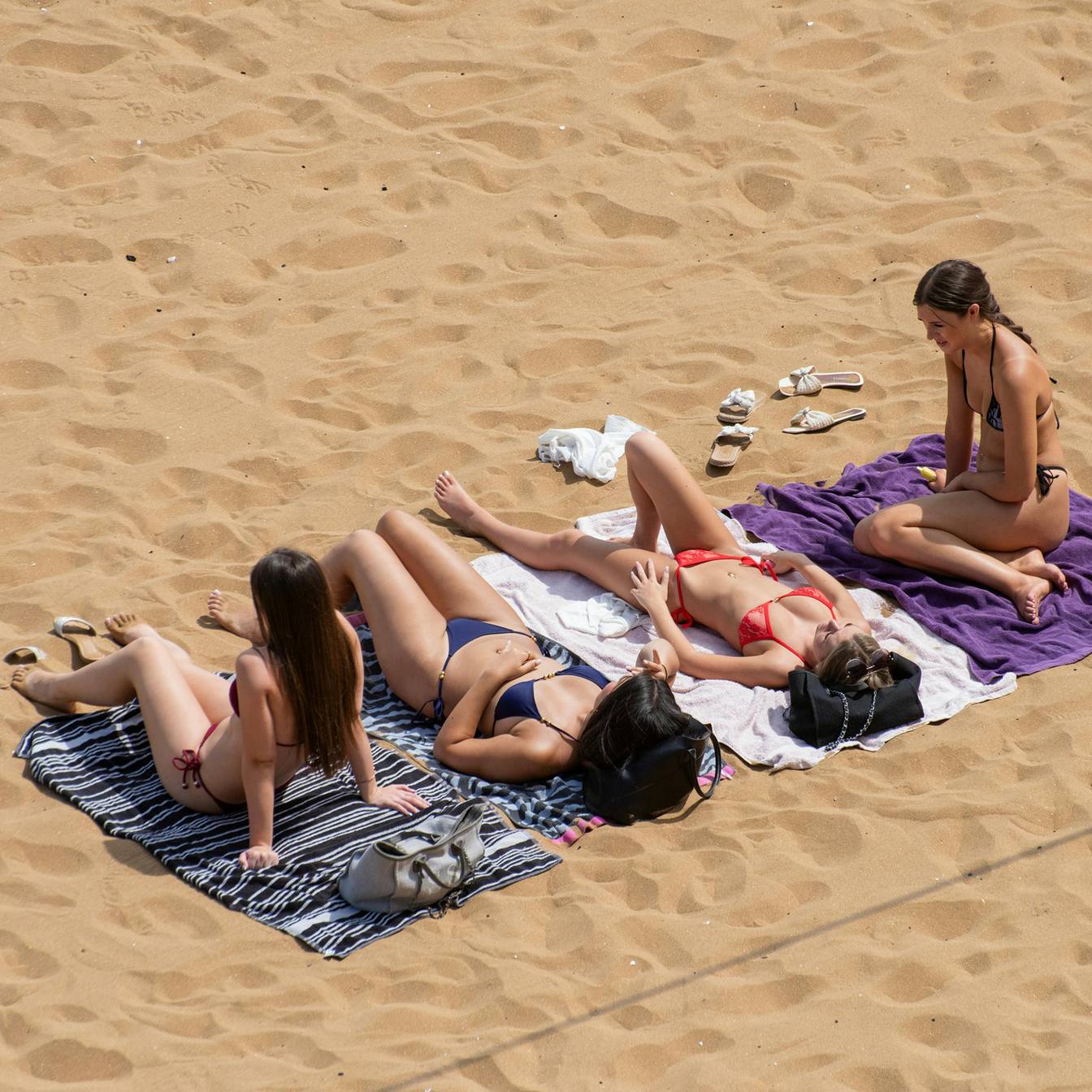 How Social Media Feedback Loops Drive Dangerous Tanning Trends