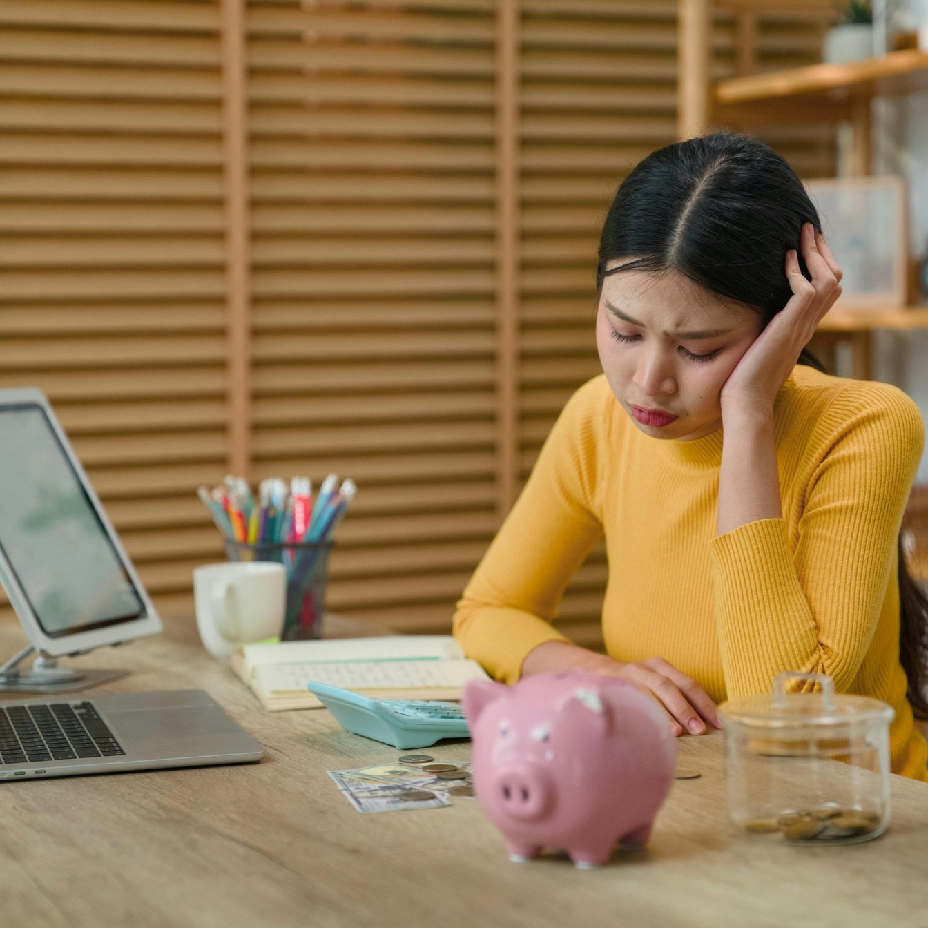 How Side Hustle Influencers Replicate Multi-Level Marketing Structures