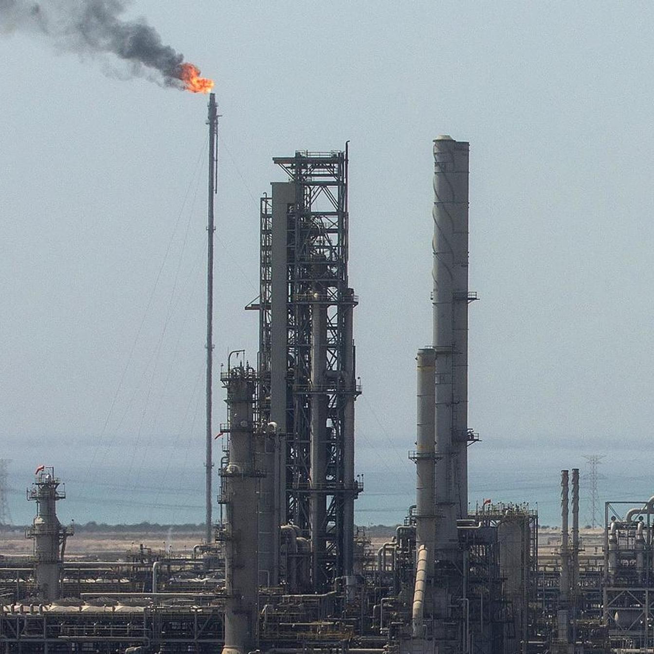 War-Driven Fossil Fuel Windfalls Fuel Climate Obstruction and Consumer Hardship