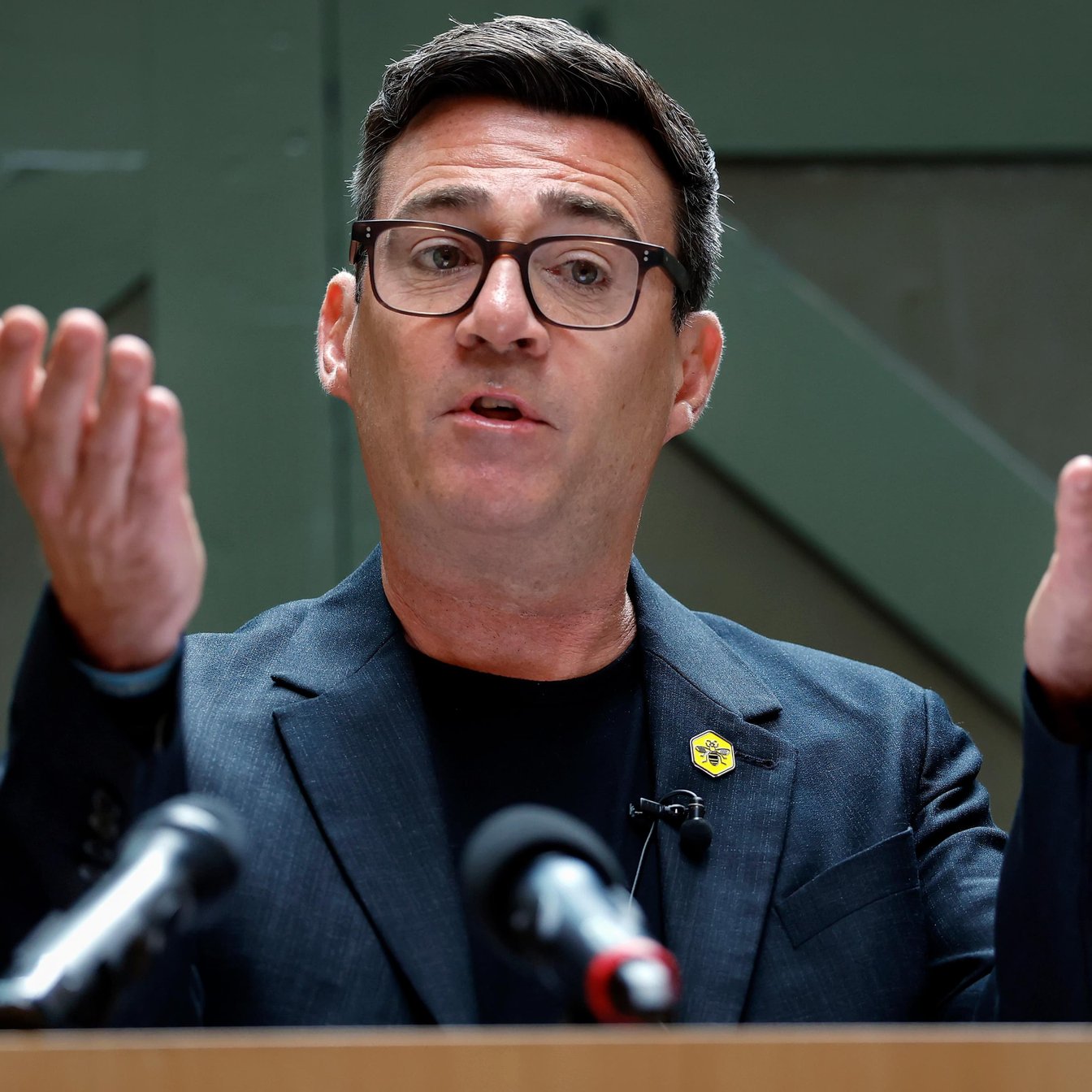 Burnham's Decentralization Strategy Faces Operational and Fiscal Hurdles