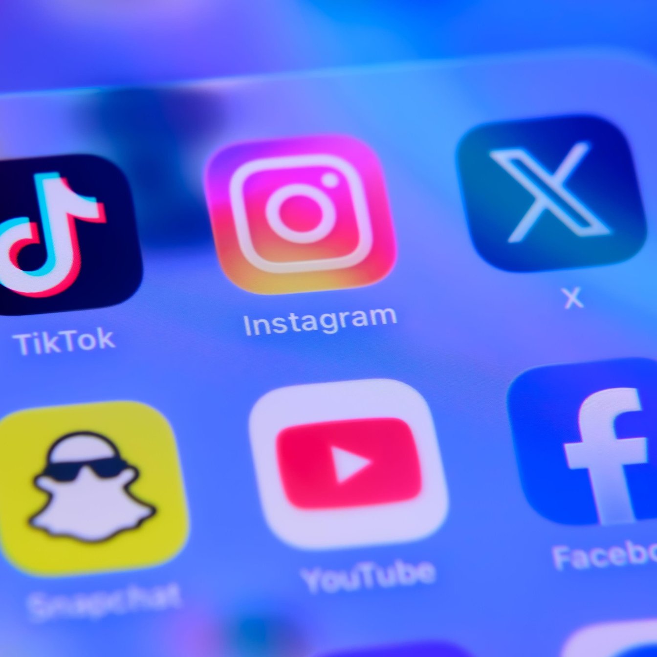 Why Opt-Out Social Media Curfews Fail to Change Behavior